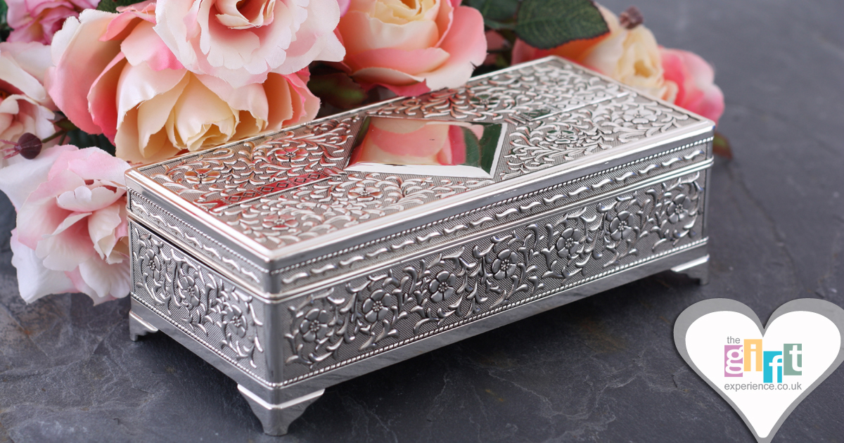Silver plated antique jewellery box with plaque for an engraved message