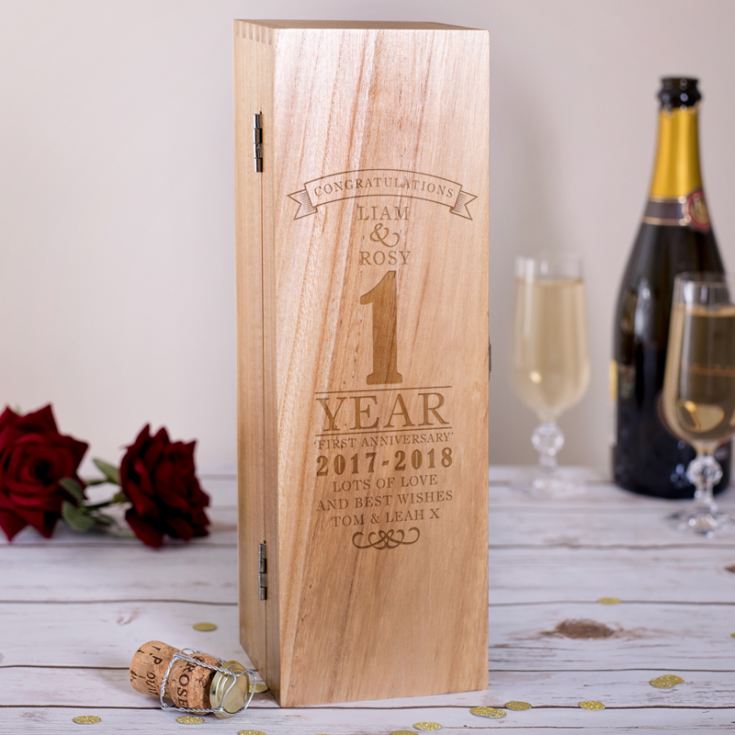 Luxurious personalised wine case with engraved glasses