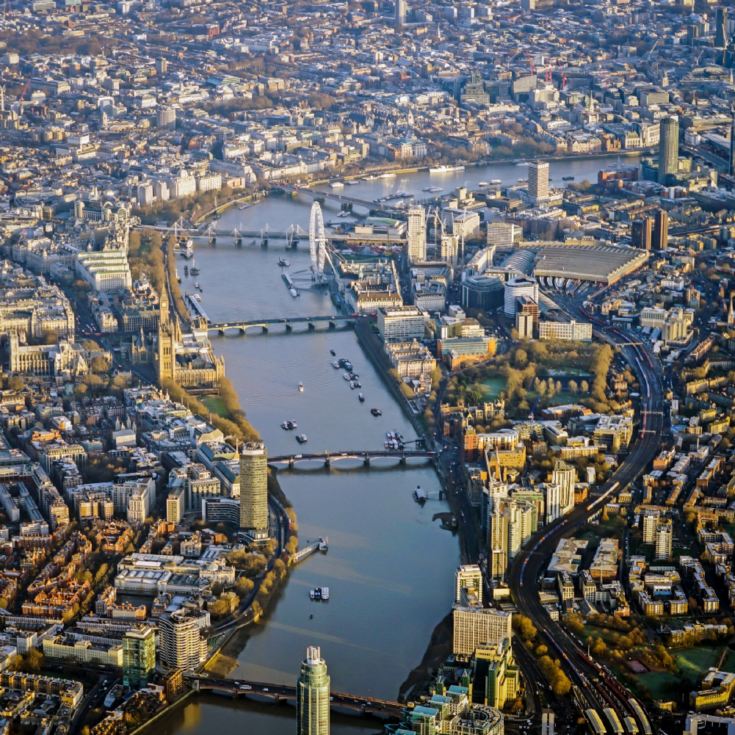 25 Minute Helicopter Tour Over London for Two product image