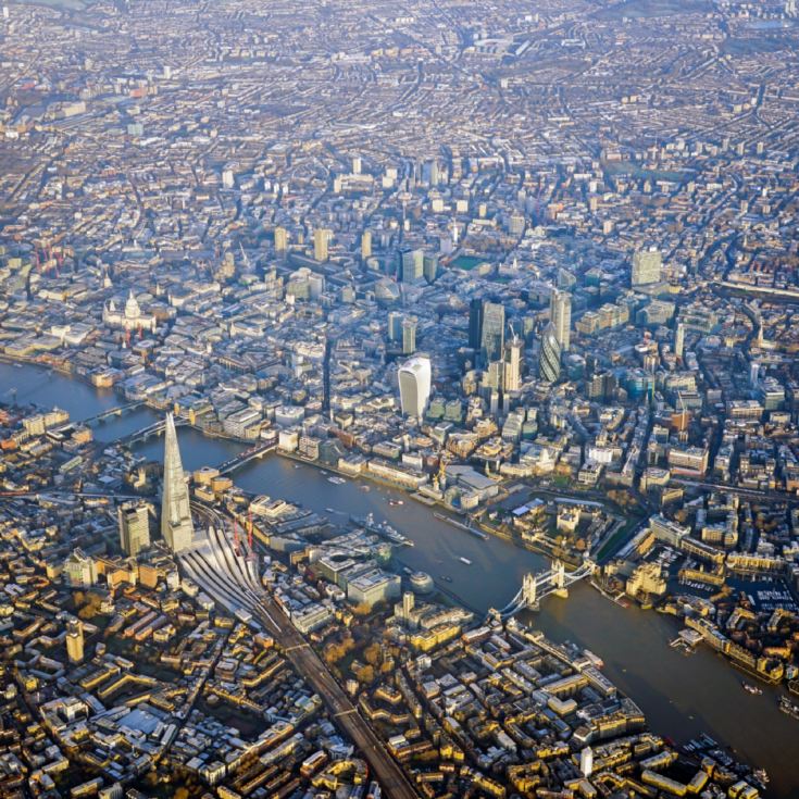 25 Minute Helicopter Tour Over London for Two product image