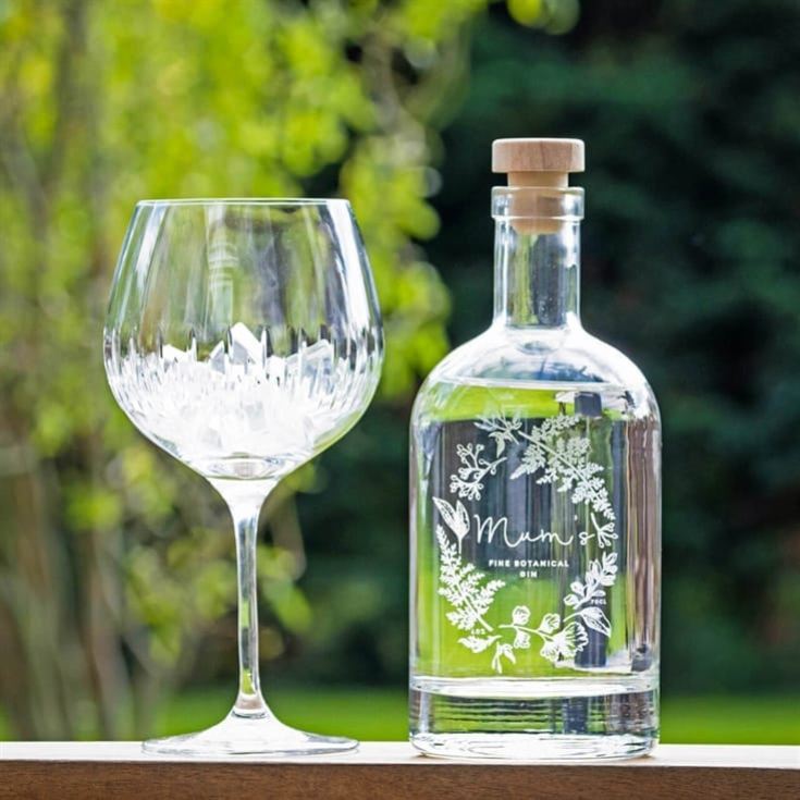 Personalised Botanical Gin with Engraved Wreath Design product image